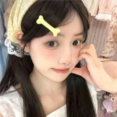 庇护棕榈树下